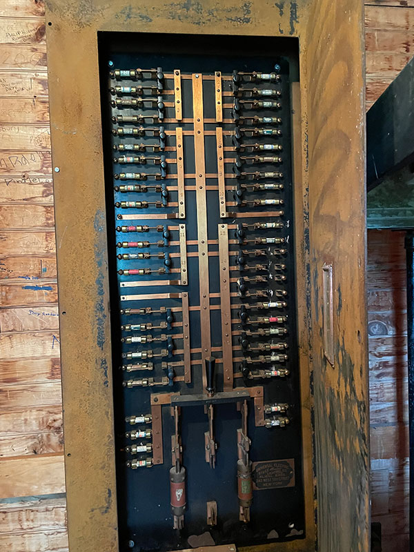 Circuit-breakers-prior-to-1980